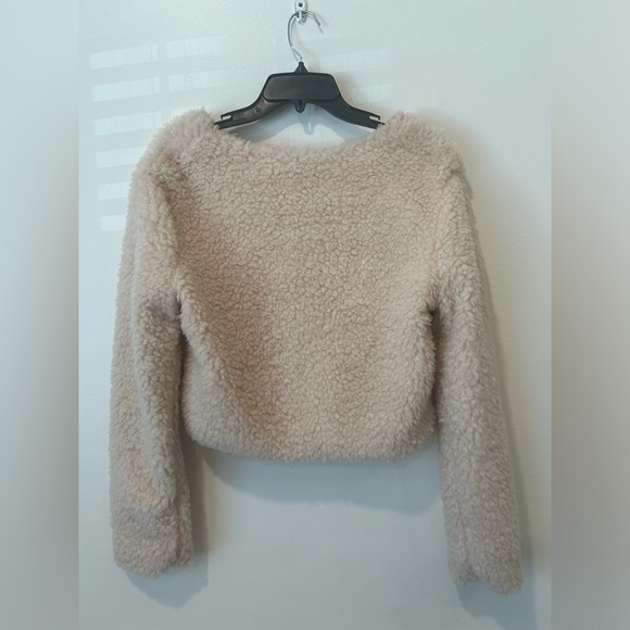 Furry Jacket size medium - Picture 4 of 4